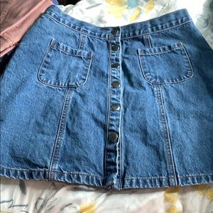Jean skirt size Medium best fits a small tho